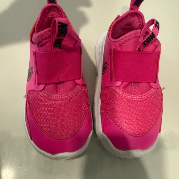 Nike Kids Bright Pink Sneakers - Picture 3 of 4